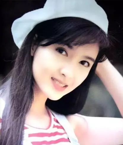 周慧敏近照曝光,發福顯老態,不肯生子被婆婆嫌棄,她用9字回應!