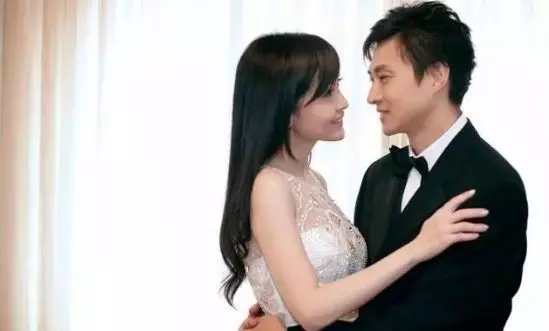 周慧敏近照曝光,發福顯老態,不肯生子被婆婆嫌棄,她用9字回應!