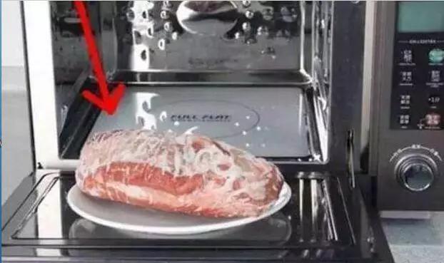 冰箱拿出來的凍肉,千萬別用水泡,教你個技巧,味道和新鮮肉一樣