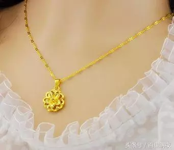 看到小姑子脖子上的金項鍊,我立馬報警,寧願離婚也不要這樣的家