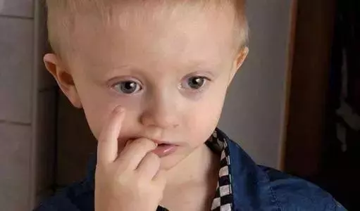爸媽們注意了:孩子這9種行為屬於心理問題,家長在不重視就晚啦!