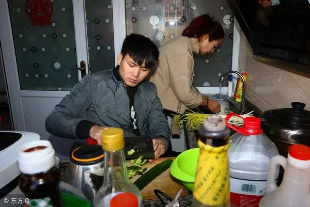 老公,50平米的房子住4個人,這樣的生活我真的很累