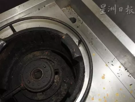 【看到都覺得噁心!】檳城五條路兩家24小時飯店灶頭&抹布驚現一大堆老鼠大便, 員工竟然視而不見!