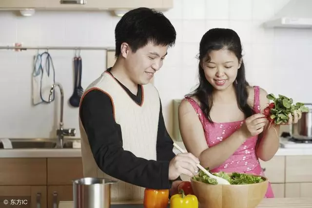 荒唐的爹媽,居然叫哥哥和弟媳婦假結婚,最後鬧的雞飛狗跳