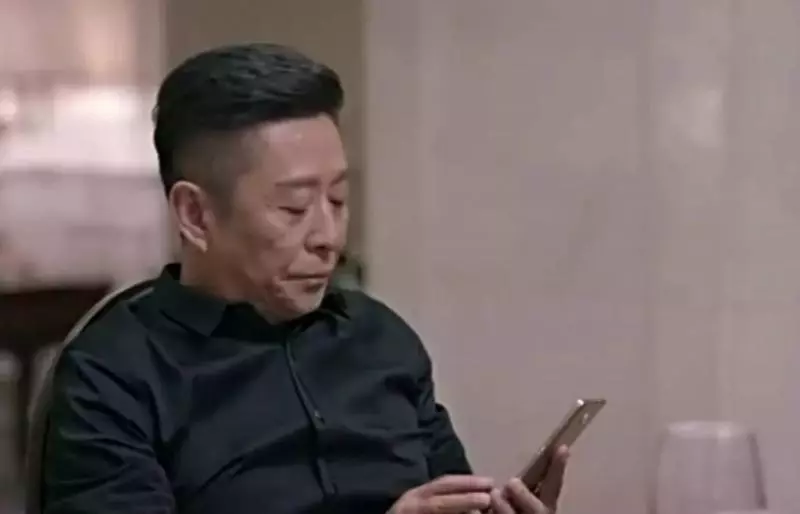 手指拗出不拗入?! 大馬不孝女勾結男友『自編·自導·自演』綁架案騙親生老豆!網友:生塊叉燒好過生你啊!