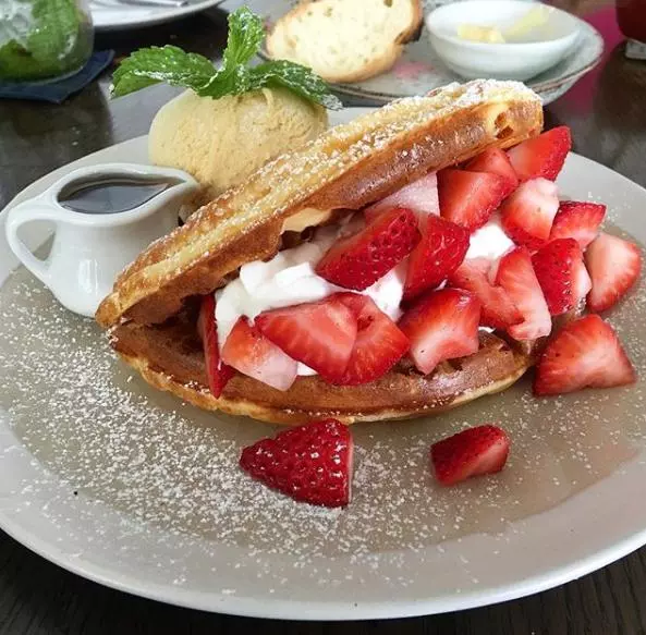 不懂要去哪裡?快Jio姐妹一起去【曼谷Top 5熱爆Cafe?】讓你拍照美炸天,一秒變網美❤