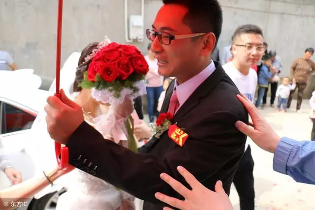 「當初坐月子你媽不管不顧,現在她生病憑什麼要我照顧?」
