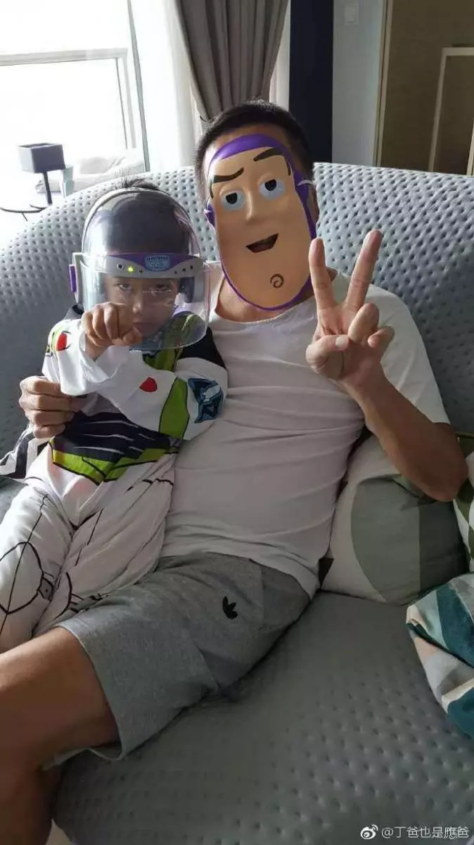 【影片】火星人音樂一下…Jasper小碎步熱舞超強 網驚呆:很有天份!