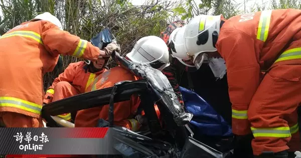 轎車失控猛撞羅里 司機重傷身亡