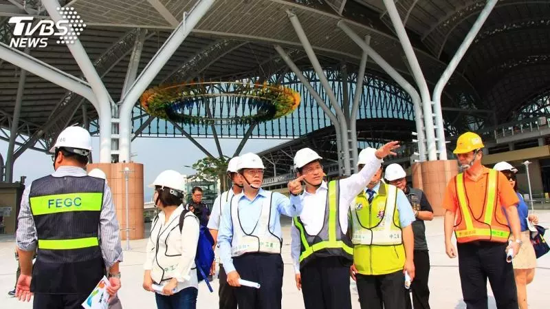 黃偉哲參訪台中車站 借鏡舊城再生經驗