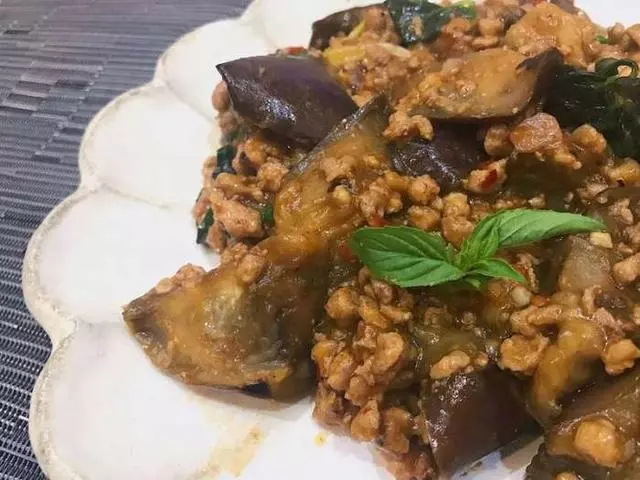 快跟著阿基師一起出好菜,超下飯的「魚香茄子」不要錯過!