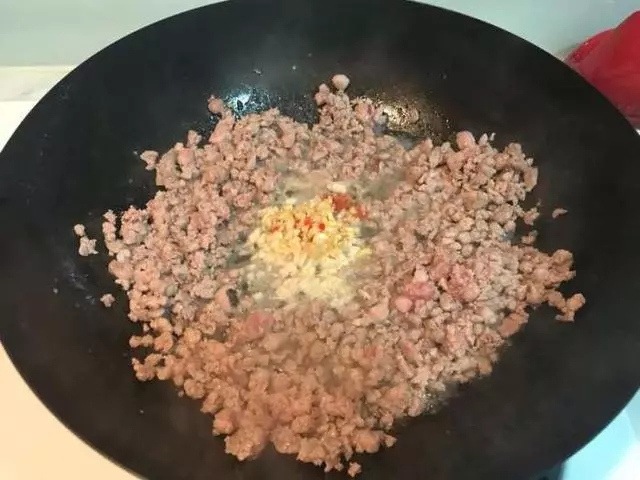 快跟著阿基師一起出好菜,超下飯的「魚香茄子」不要錯過!