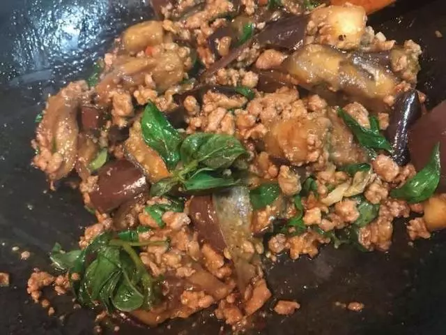 快跟著阿基師一起出好菜,超下飯的「魚香茄子」不要錯過!