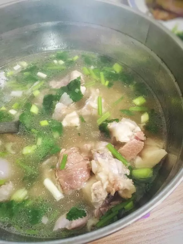 一分鐘教會你大骨湯「8種煮法」,每一道都讓人捨不到放下碗!