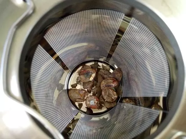 咳嗽喉嚨痛,就用它來泡水,煮一次不到1元錢,甜甜的,好喝便宜