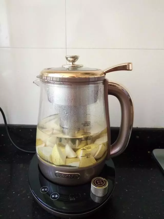 咳嗽喉嚨痛,就用它來泡水,煮一次不到1元錢,甜甜的,好喝便宜