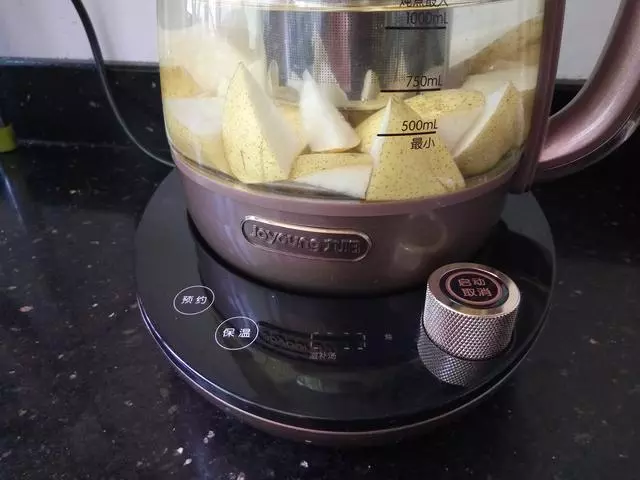 咳嗽喉嚨痛,就用它來泡水,煮一次不到1元錢,甜甜的,好喝便宜