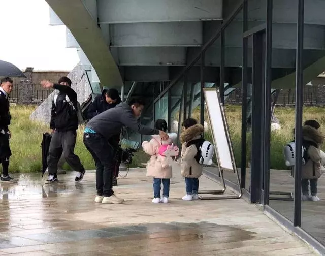 何猷君一拖二錄製《爸爸去哪兒》搶眼,網友:我更關心媽媽去哪兒