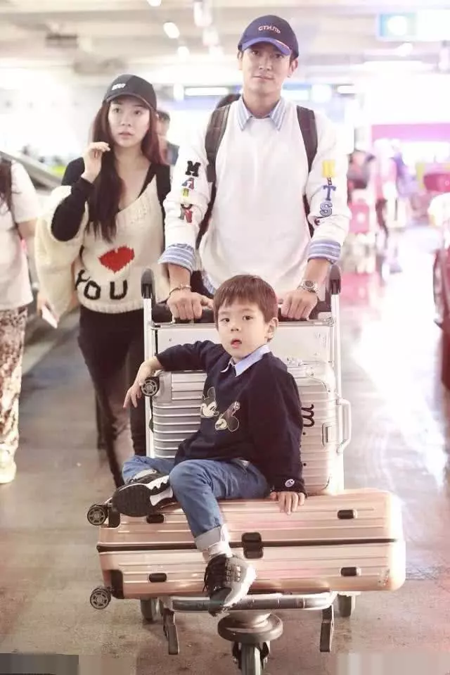 霍思燕回憶戀愛時杜江陪她在劇組待了3個月,像助理一樣跟著她
