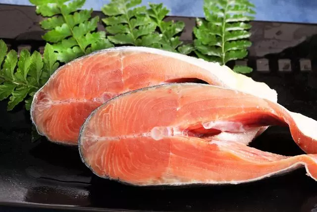 你還在為狗狗能吃什麼而糾結嗎?盤點10種狗狗可以吃的人類食物