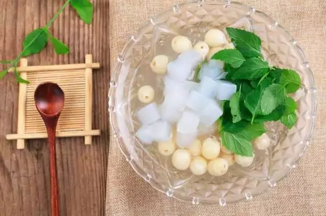 這一碗,哪有女人不愛? 3款雪燕食譜,讓您越喝越美... -