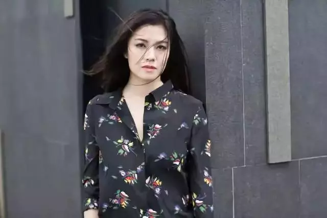 前TVB一線花旦被踢爆與酒莊富豪隱婚四年!曾與視帝拍拖又被指劈腿~