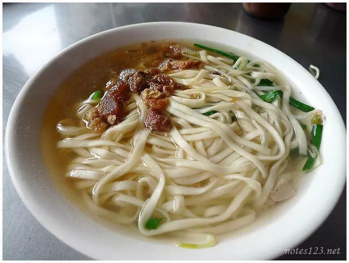 她點陽春麵來這一碗「地表最陽春」傻爆眼!PO文討拍竟引正反論戰:爛到可笑!