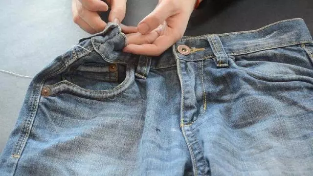 褲子褲腰小了穿不下怎麼辦?褲子上剪一刀就能解決,方法簡單人人都能學會!