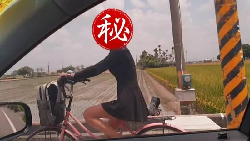 「正妹」穿黑洋裝騎車 露出逆天長腿…男看正面:精神都來了