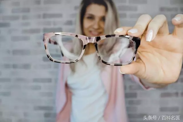 長期戴隱形眼鏡對眼睛有什麼危害?