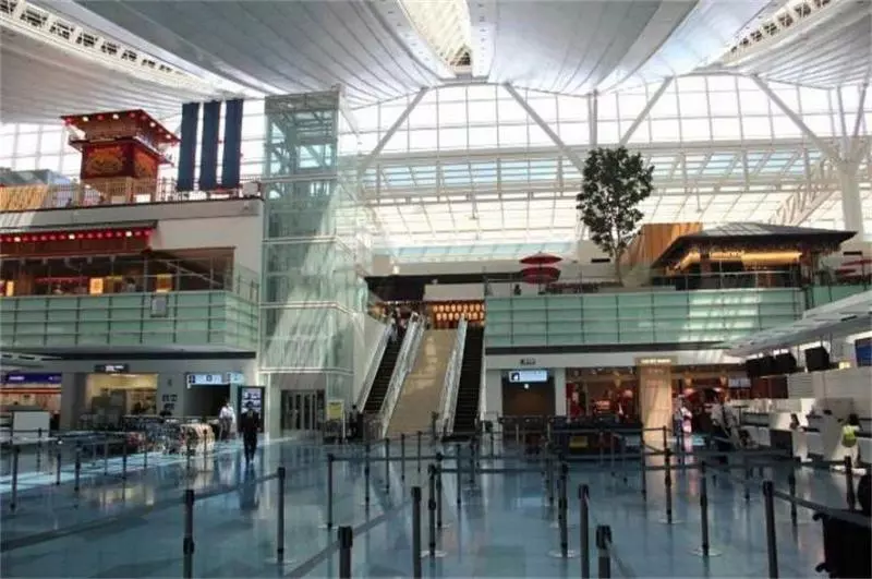 去旅行一定會經過のAirport!全世界最享受的Airport原來在『那裡』, 我就不信你去過!網友:去了肯定誤機~