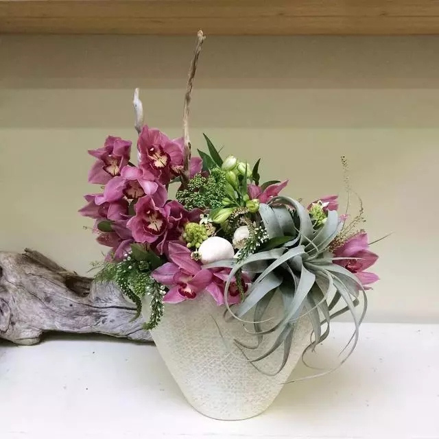 家庭主婦必學!最迷人的桌花花藝,一招教你簡單學會!