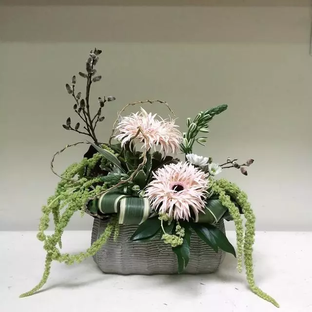 家庭主婦必學!最迷人的桌花花藝,一招教你簡單學會!