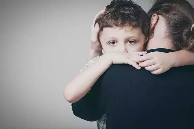 孩子自信還是自卑,跟你有沒有做這6件事,息息相關!