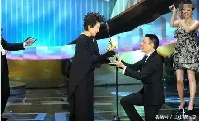 70歲葉德嫻近照,一雙子女不聞不問晚景淒涼,劉德華跪她太應該