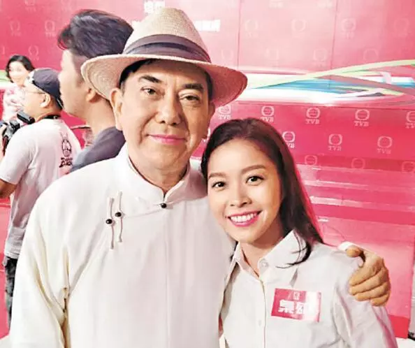 轉合約簽做「TVB親生女」,未婚懷孕停工近1年,她有望上位嗎?
