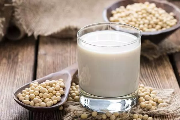 營養師:每天一杯豆漿,身體會得到這5個好處,教你3種夏季新吃法