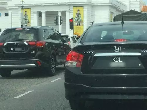 網友社交媒體廣傳 不同車款 一樣車牌