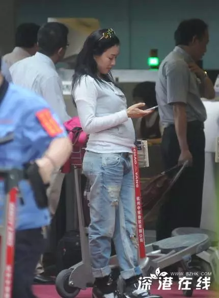 鐘麗緹素顏曝光照曝光!整容失敗照片很明顯...