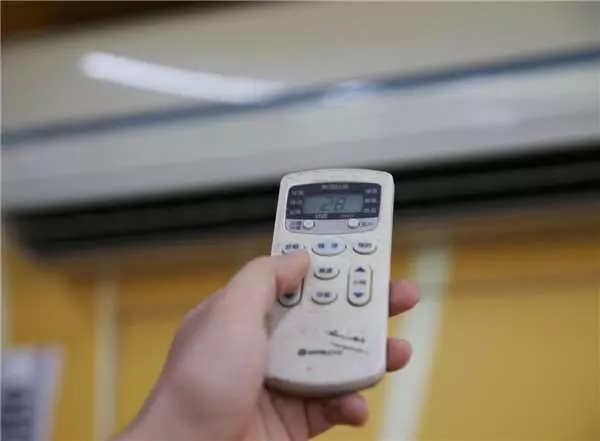 冷氣開整晚驚人電費讓荷包大失血,達人教你「5妙招」,省冷氣費一樣可以舒服睡整晚!