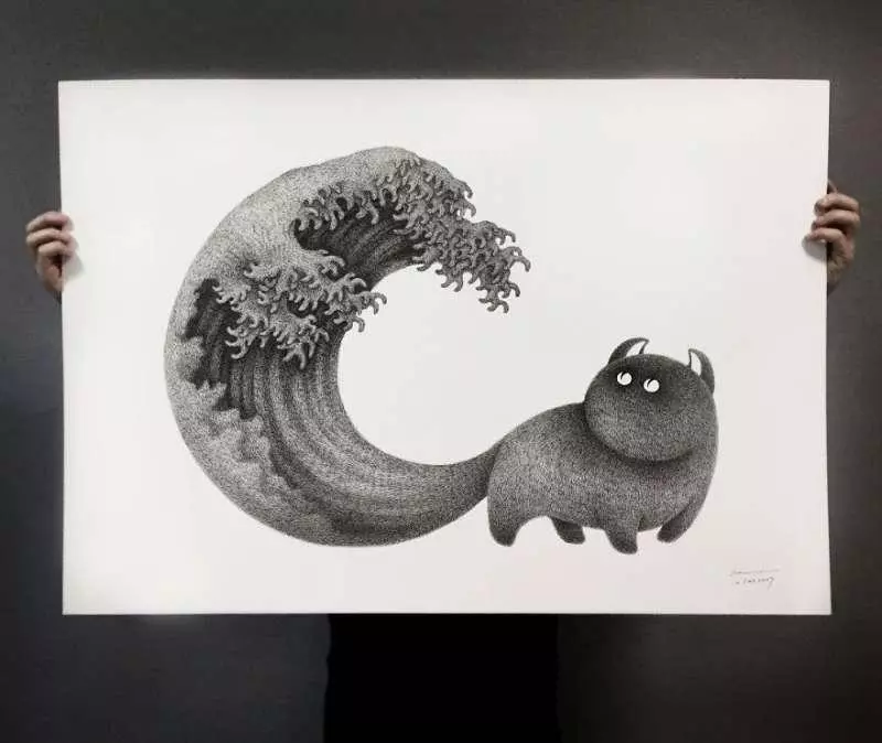 大馬插畫家用黑色墨水創作出「蓬鬆喵星人」 看一眼就很想把它帶回家