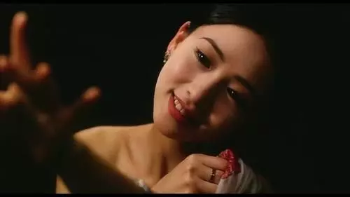50歲翁虹曬聚餐照,素顏白嫩頭超小,但我根本看不出這是胡杏兒!