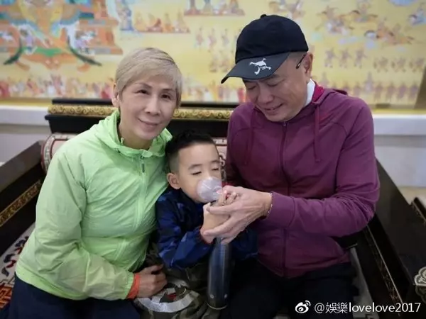 《爸爸6》Jasper攀高缺氧倒外婆懷中!虛弱照片曝光