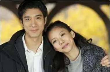 5年生3胎,為追兒子著急?王力宏曬一家四口幸福合照,可妻子身材卻讓人擔憂