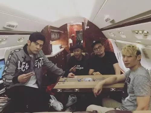 【有錢就是不一樣!】周杰倫超豪華私人飛機內部曝光,跟人一樣「無與倫比」!網友:傳了那麼久終於看到了!