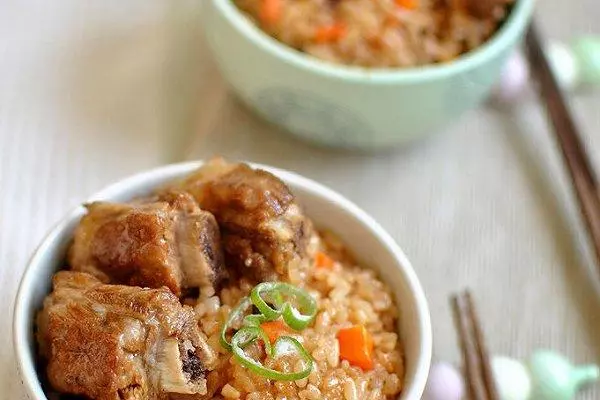 夏天懶得做飯?教你做幾款香噴噴的經典燜飯,營養、美味又簡單!