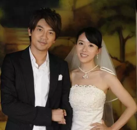 43歲蘇有朋小5歲女友近照曝光,難怪看不上林心如!原來隱婚14年的女朋友大有來頭?