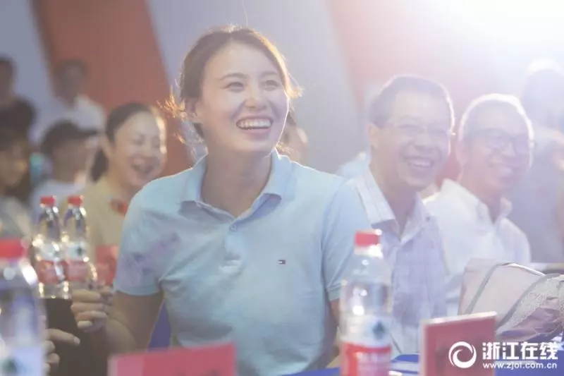 【洪荒少女變仙女了!】傅園慧透露"偷偷變美"小秘密!網友大呼:簡直就是劉詩詩雙胞胎!