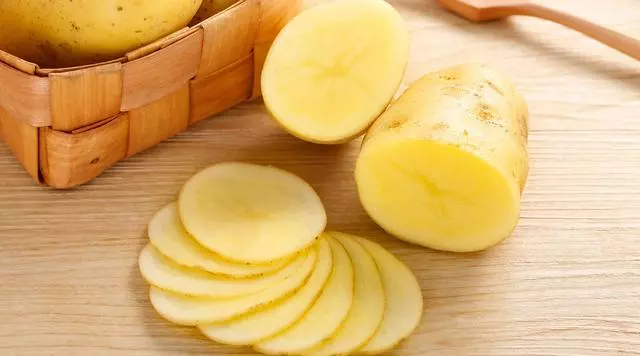 有痛風的人要存好:這7類食物任吃也不怕,還能「克制」高尿酸