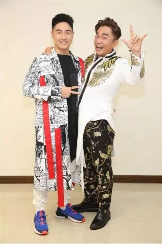 【周董被比下去了!】吳宗憲『19歲音樂天才兒子』台上飆唱3首歌震撼全場~ 還被贊:比周董還厲害!